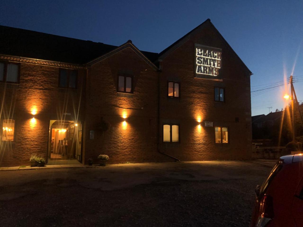 The Blacksmith Arms Bed and Breakfast Alton  Eksteriør billede