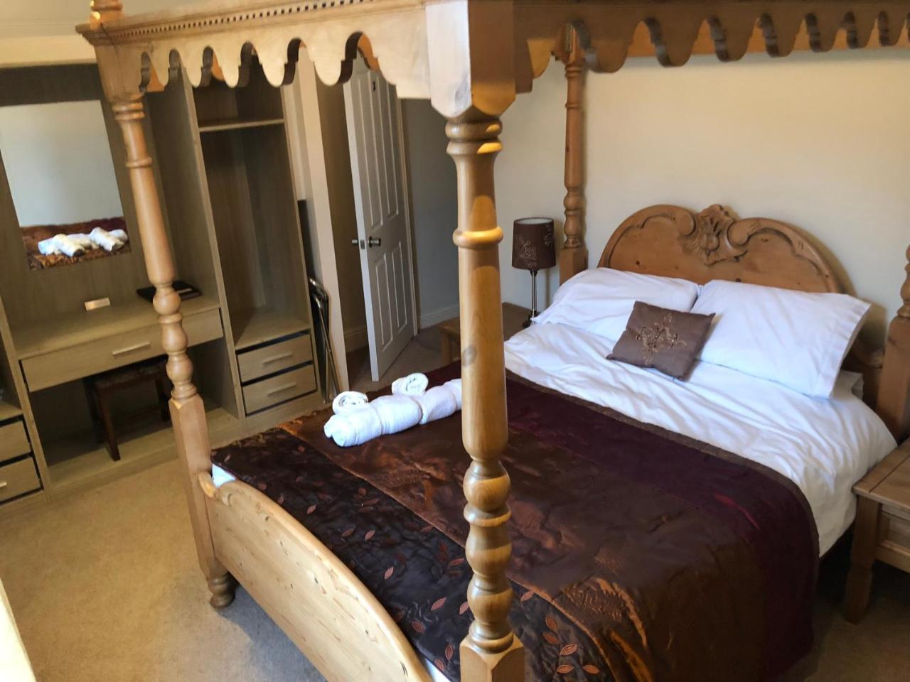 The Blacksmith Arms Bed and Breakfast Alton  Eksteriør billede