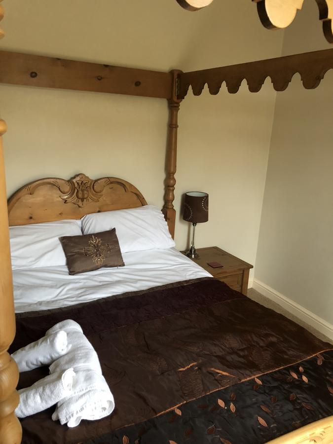 The Blacksmith Arms Bed and Breakfast Alton  Eksteriør billede